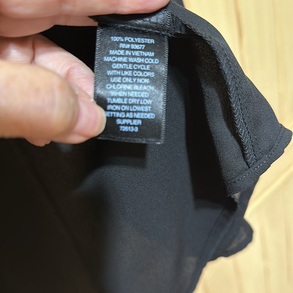 Black Worthington PS Blouse - Picture 10 of 10